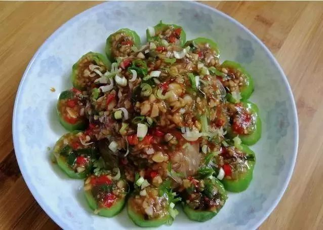  丝瓜|丝瓜非常好吃的做法，不用炒不做汤，好吃又下饭