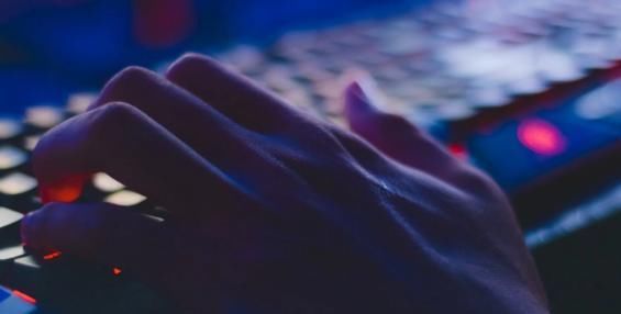  秦梅梅|故事 · 文摘｜失联的秦梅梅