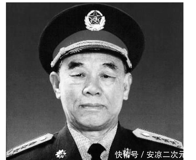 主意|团长牺牲,师长要枪毙警卫员,看到警卫员身上的望远镜后改变主意