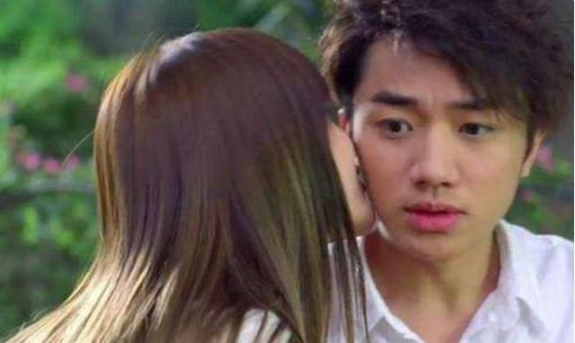 银行卡|女星拍亲密戏用啥道具?Baby保鲜膜,热巴银行卡,而她无人能敌