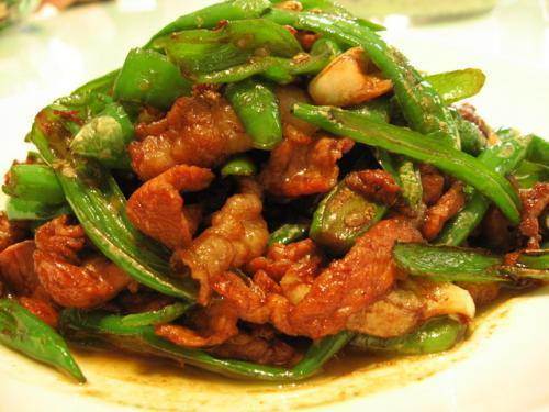 下锅|炒肉时,不要把肉直接下锅炒,多加一步,肉不老不柴又香嫩!