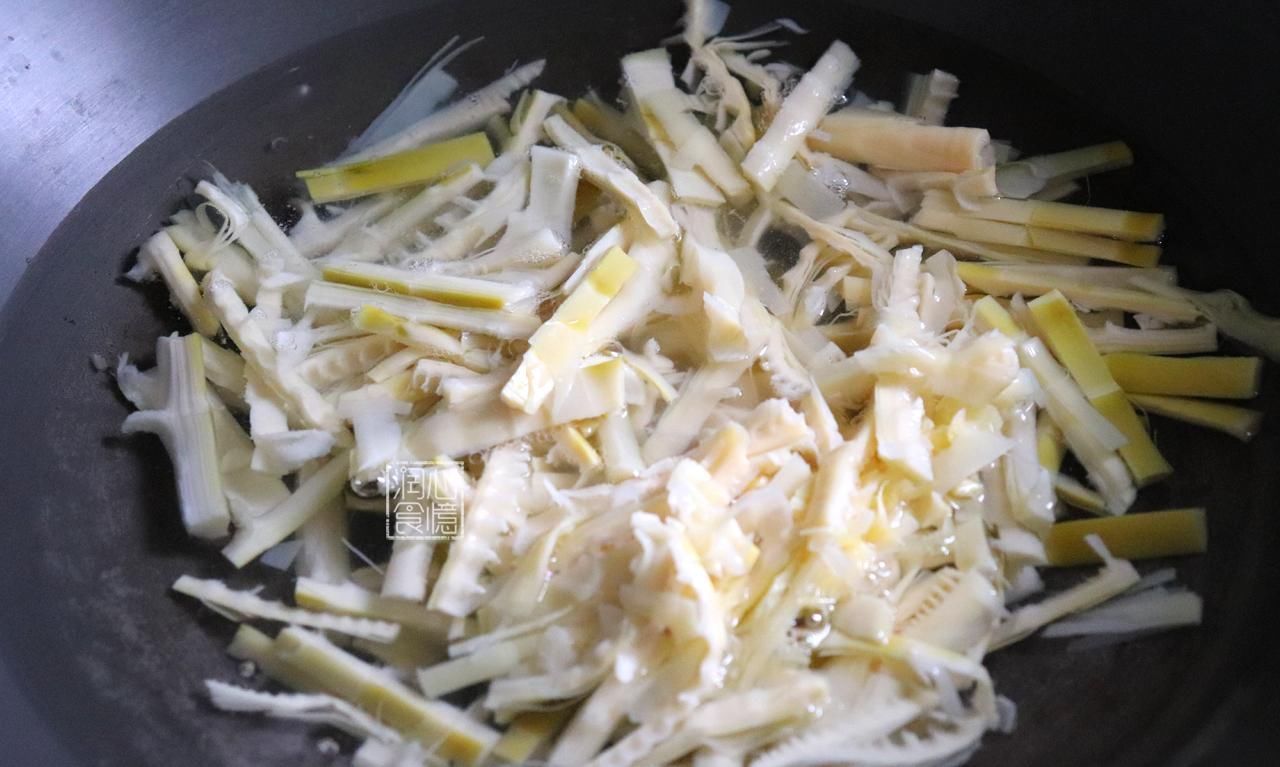 麻烦|6种尽量先焯水再炒的蔬菜,吃着更放心,提醒家人,麻烦些也值得