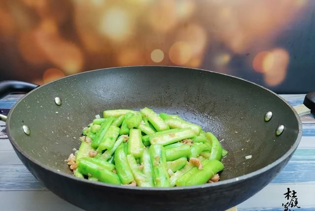 分钟|炒丝瓜，切记加入1料调入1味，5分钟出锅，成就极致鲜味