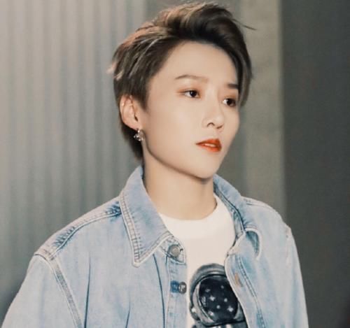  虞书欣|THE9八月上资源安排，虞书欣要化身“小陀螺”，陆柯燃安崎引关注