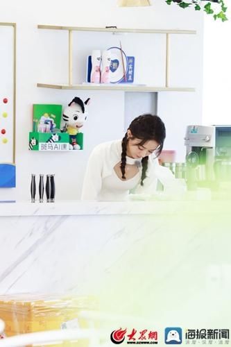  节目|《中餐厅》首播财务总监赵丽颖上线 身兼数职极具责任心获赞