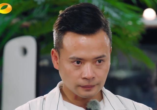  细节|中餐厅亏本，赵丽颖怒怼林大厨，一细节引热议，网友：当我们傻？