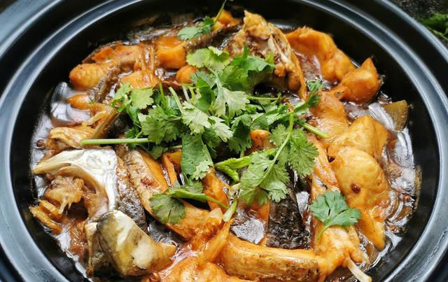  我家|我家做鱼块从不用水炖，不煎不油炸，鲜香滑嫩，炖一锅不够吃