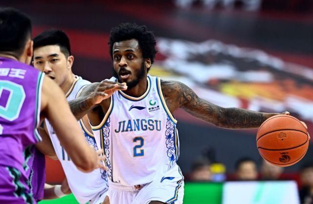 连败|江苏末节发力送山东连败,吴冠希29分打爆3大内线,外援38分立功