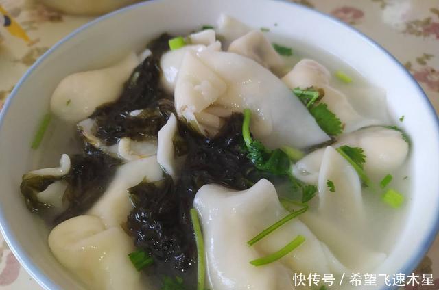 馅料|轻松4步教你饭店元宝馄饨做法,口感鲜嫩爽口,新鲜美味,不破皮