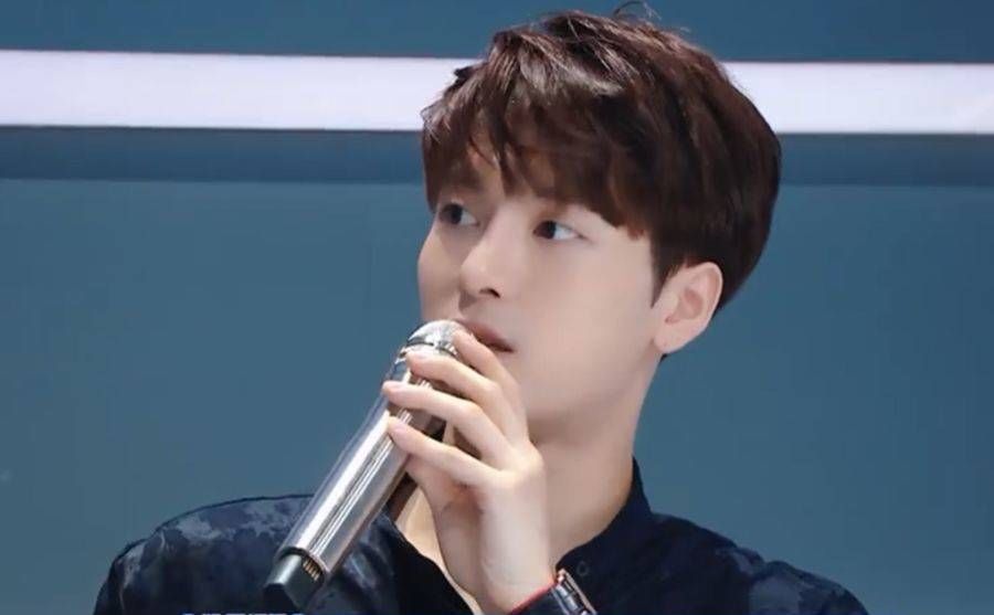  导师|《少年之名》王嘉尔嘴瓢现场，引众人大笑，说好话不利索这可还行