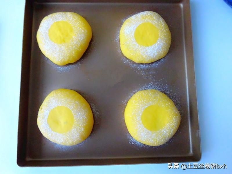 胡萝卜|秋天,爱吃饼这么做,材料丰富,暄松柔软,好吃又好看