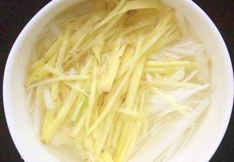 料酒|清蒸鲈鱼,放盐和料酒是不对的,教你正确做法,不腥不柴更鲜嫩