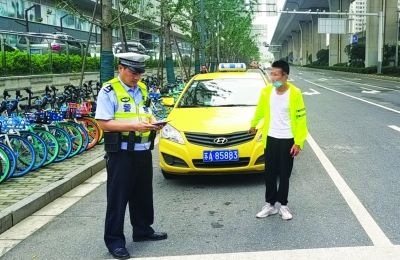 严查|严查严处占道待客车辆