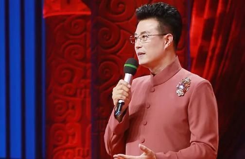  主持|他是央视名嘴，妻子意外瘫痪不离不弃，今52岁儿女双全成人生赢家