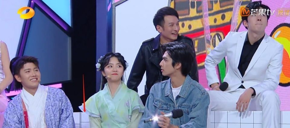 威龙|《快乐大本营》宋威龙宋茜被剪出“甜蜜”,节目后发文却满是避嫌