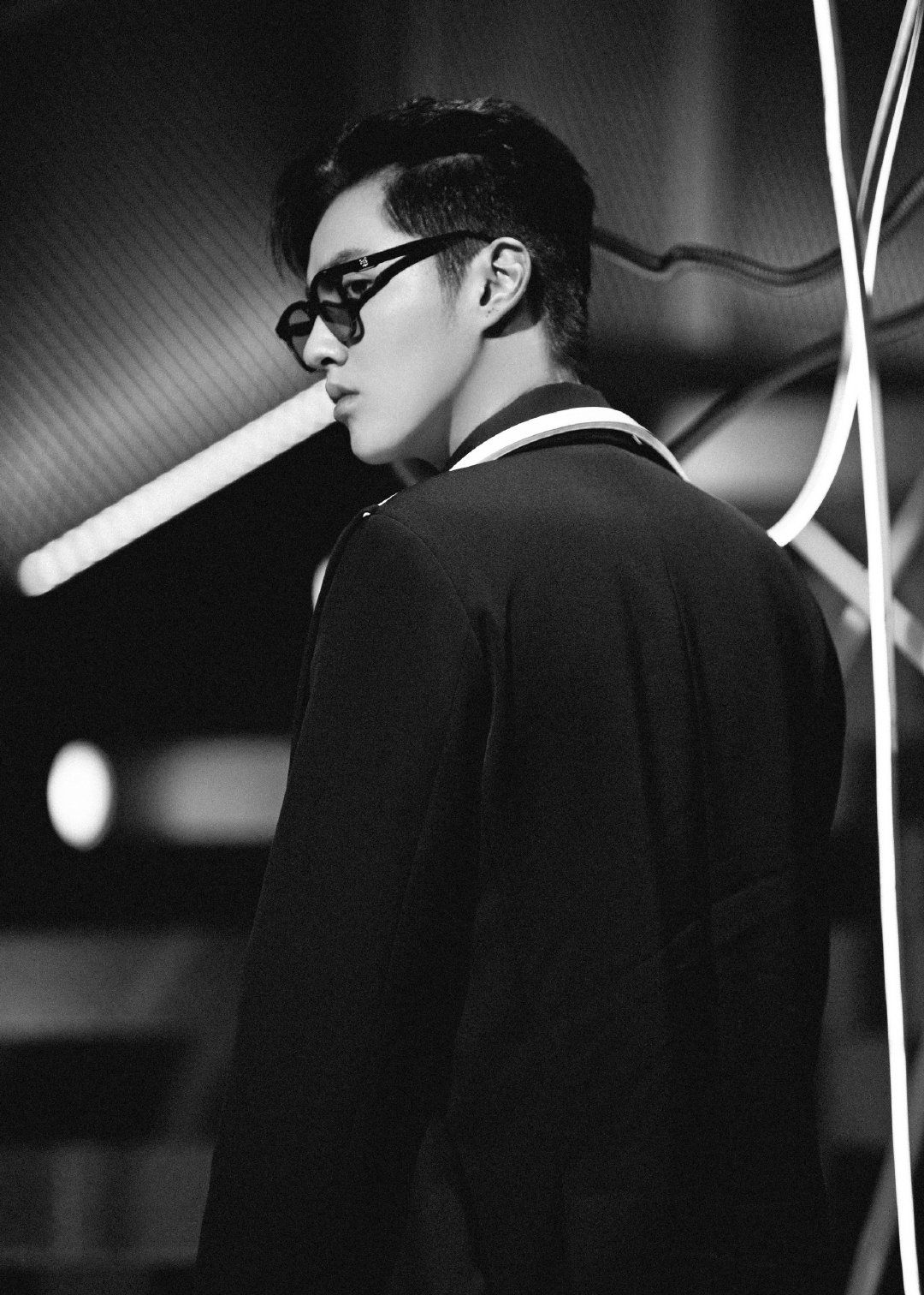  正式|200906 今晚潮玩无届T台秀正式拉开帷幕 看吴亦凡为爱跨次元