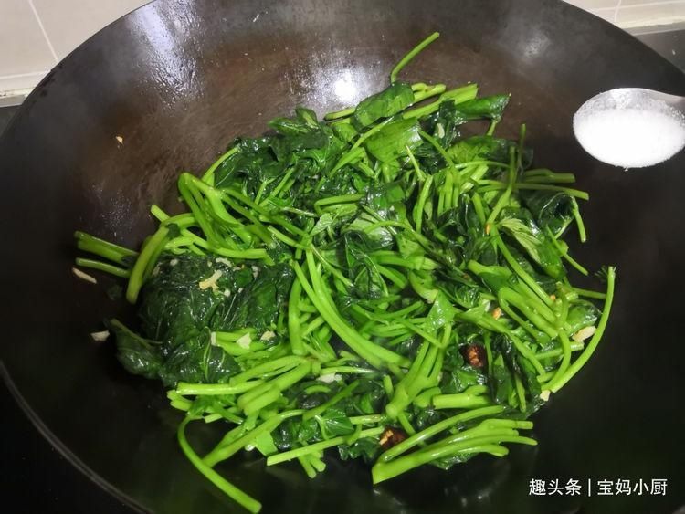 红薯叶子|和红薯是一家的菜,4元一把,晚餐来一盘,吃着肠胃舒服还减肉