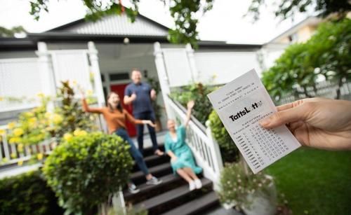 一共|男子买彩票一口气中262个奖，一共赢得450万元