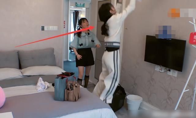  赵丽颖|明星保护意识有多强？看到赵丽颖换衣服之前的度量