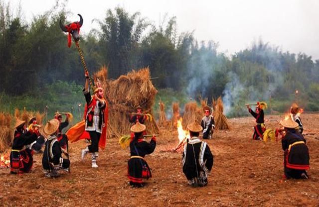 农民|民间俗语:"闰四月,两头春;老农民,卖儿孙",说的是什么意思?