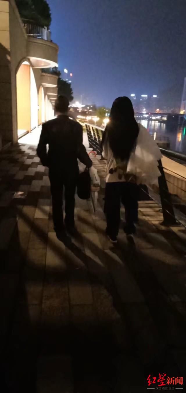 南充|24岁女孩至今无户籍，上户需做亲子鉴定 父亲：先给6万6才配合