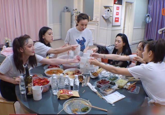  姐姐|《姐姐》为了制造新鲜感，一路改赛制，光选歌就漏洞百出