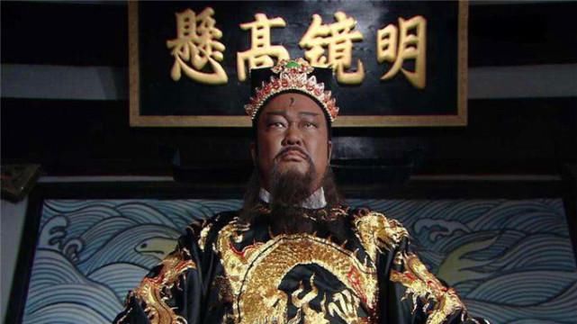 前来|老农报案，牛舌头被坏人偷了，包拯：把牛杀了，小偷就会前来自首