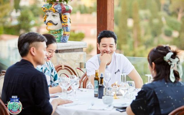 版面|《中餐厅》登上《中国日报》,霸占一半版面,封面却只有一位成员