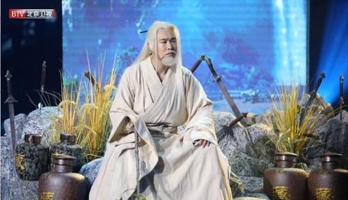  越来越好看|《跨界歌王》乐评团不再“喧宾夺主”，把焦点还给舞台，值得尊重