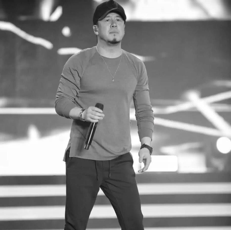 摘得|谁最有可能摘得这届《歌手当打之年》的总决赛歌王桂冠呢