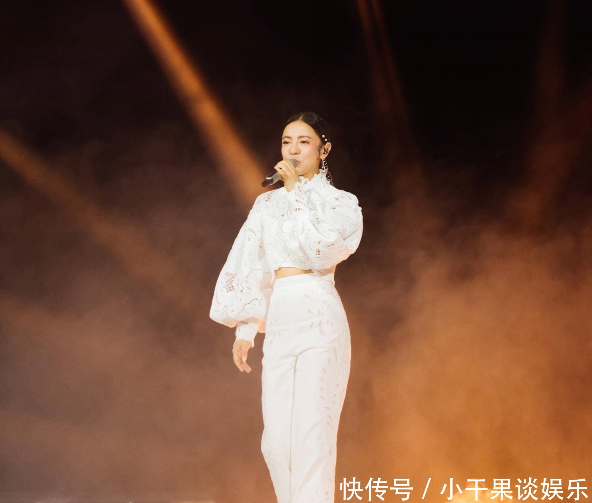 沈梦辰|四位贴心姐姐暂别舞台,最不舍阿朵钟丽缇,沈梦辰想要回来!