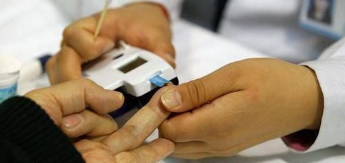 血糖|血糖若“失控”了，身体可能有5种迹象，常吃2物，血糖或不敢放肆