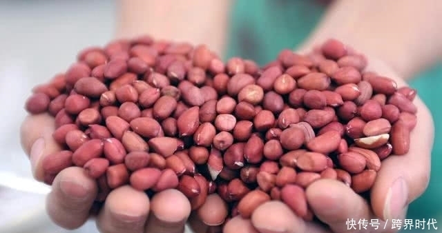 油炸花生|花生是吃生的好还是熟的好?吃错了可能会帮倒忙!