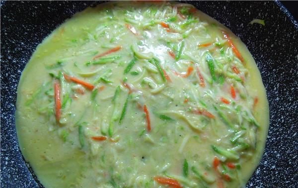  将胡萝卜|入秋后最爱这道菜，5元钱炒一大盘，晚餐吃它身材好！