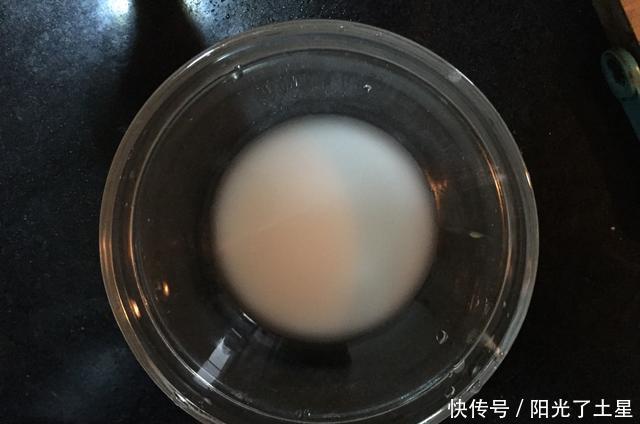 清炒|清炒莲藕时,直接炒就废了!教你2招,保证莲藕洁白爽脆,超下饭