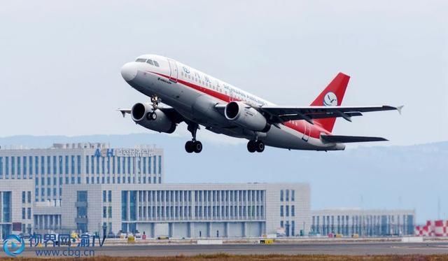  热点|重庆机场进入“暑运时间”高原航线成今夏新热点