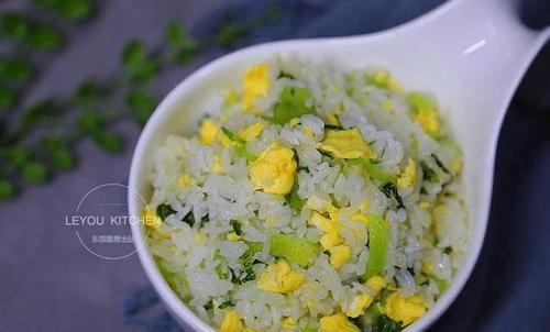  清清爽爽|10分钟炒饭，调味只要1勺盐，清清爽爽，夏天吃正好