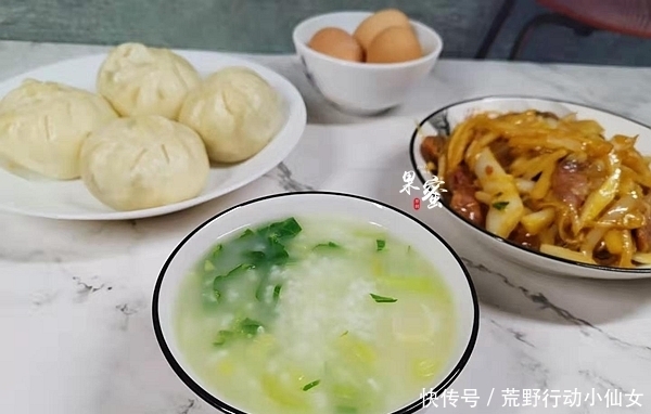  营养|一家三口的早餐，简单快捷，经典营养，家人连夸味美