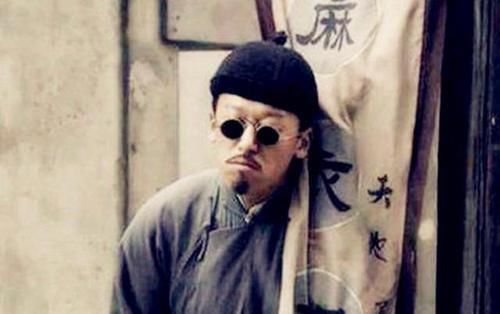  大官|这个人专门乔装成大官行骗，结果，所到之处贪污钱财数不胜数