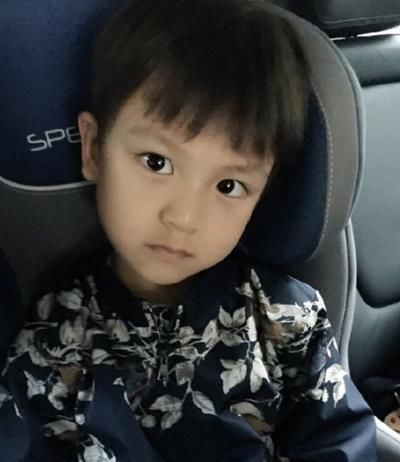  参加节目|昔日“跳水冠军”，晒出8岁儿子近照，爸爸基因遗传的一滴不剩