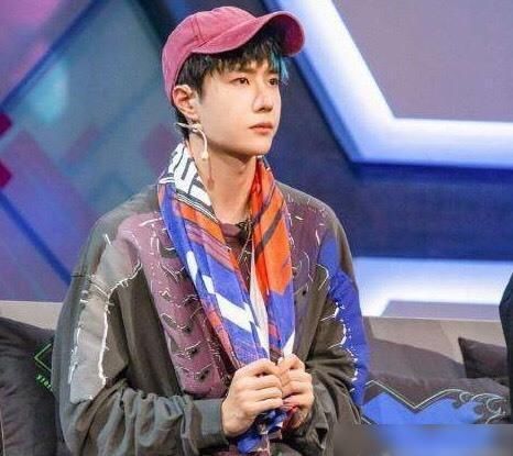  小宝|《这就是街舞3》小宝敢撩不敢斗，在王一博面前妙怂而逃