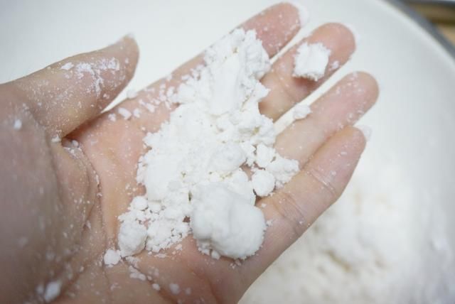  简单|在家做松糕，不用发酵不用烤箱，做法简单，有个蒸锅就能做