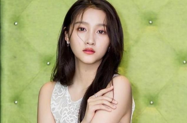  关晓彤|关晓彤旗下艺人，黄子韬旗下艺人，看到董子健：眼光真毒