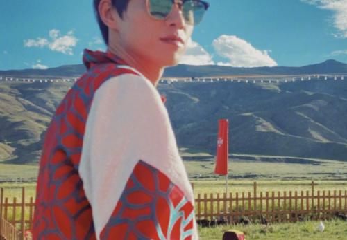  魏大勋|任嘉伦晒《宝藏行》杀青照，不忘曝光魏大勋真名，两人关系不一般