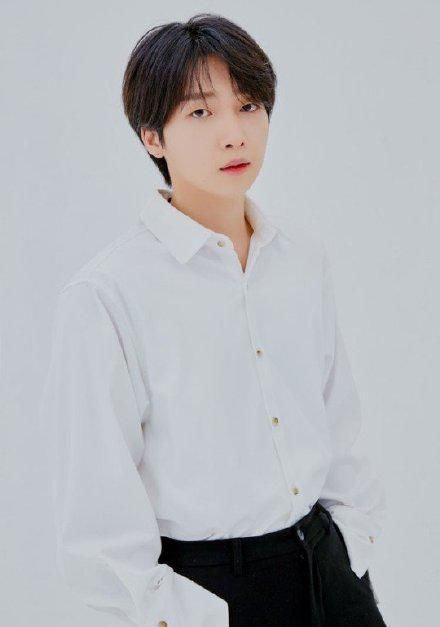 带去|首组女嘉宾出击,展现超级活泼的氛围,给男mc带去极限的一天?