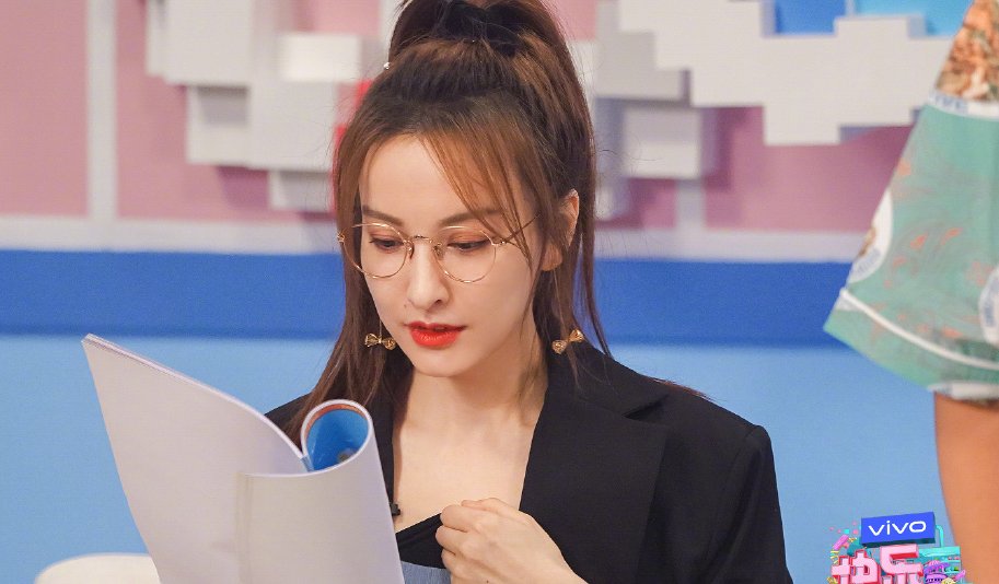  孟佳|都说吴昕废柴, 当孟佳垫底时, 她的反应暴露主持功力