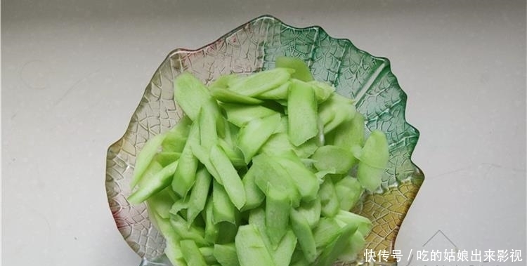 腊肠|三伏天,遇到这菜我从不还价,碰运气才能买到,脆嫩爽口特营养