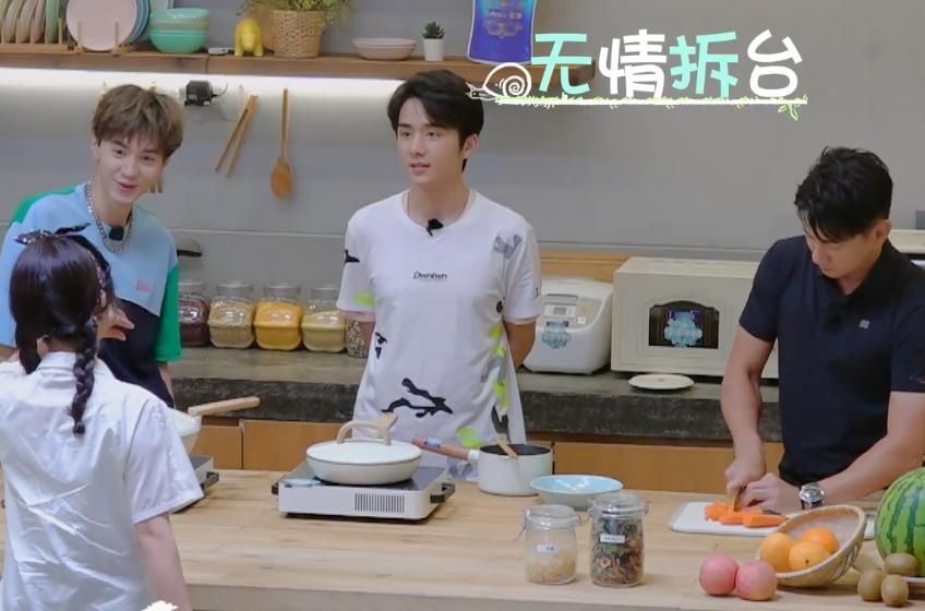  张新成|谭松韵表示自己不吃饭，张新成却一语道破，不愧是“兄妹”