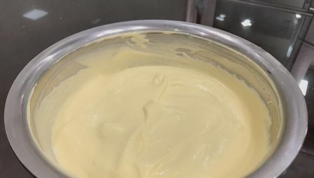 蛋清|做电饭锅蛋糕,不需要加酵母,一样可以做出鲜香、软嫩的蛋糕