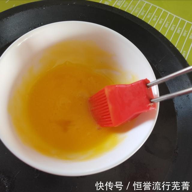 蛋黄|蛋黄酥,自己做的吃着更健康